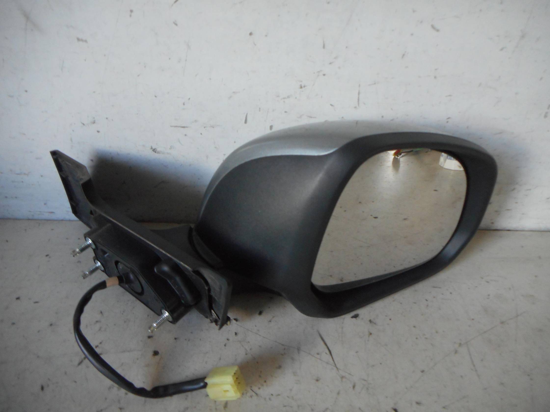 Retrovisore est. regolaz. elettr. dx.